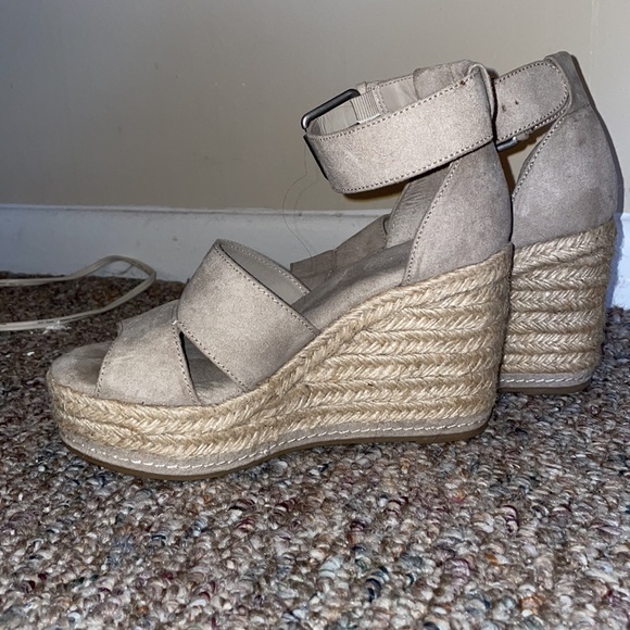 Platform wedge sandals - Picture 4 of 4